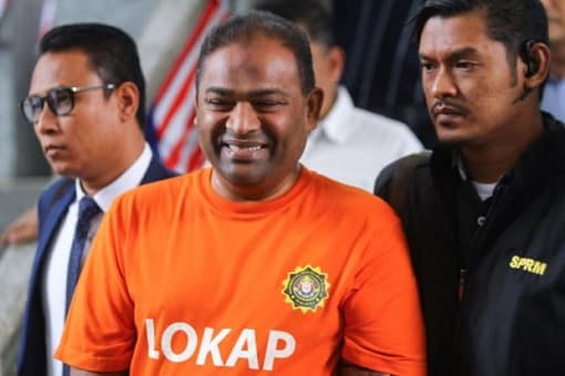Abdul-Azeez-Abdul-Rahim-MACC-Orange-Suit-LockUp - The Malaysia Life