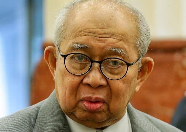 Tengku_Razaleigh_Hamzah_az_0611 - The Malaysia Life