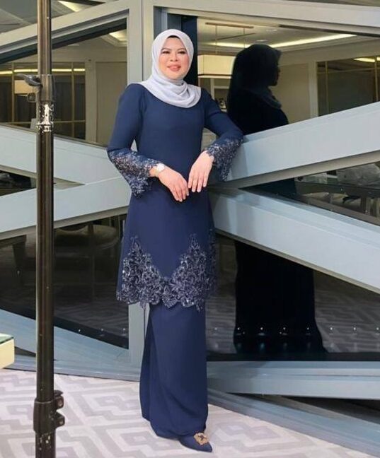 Mana Rina dapat wang bayar hutang RM1 Juta lebih? Mana Rina dapat wang bayar hutang RM1 Juta lebih?