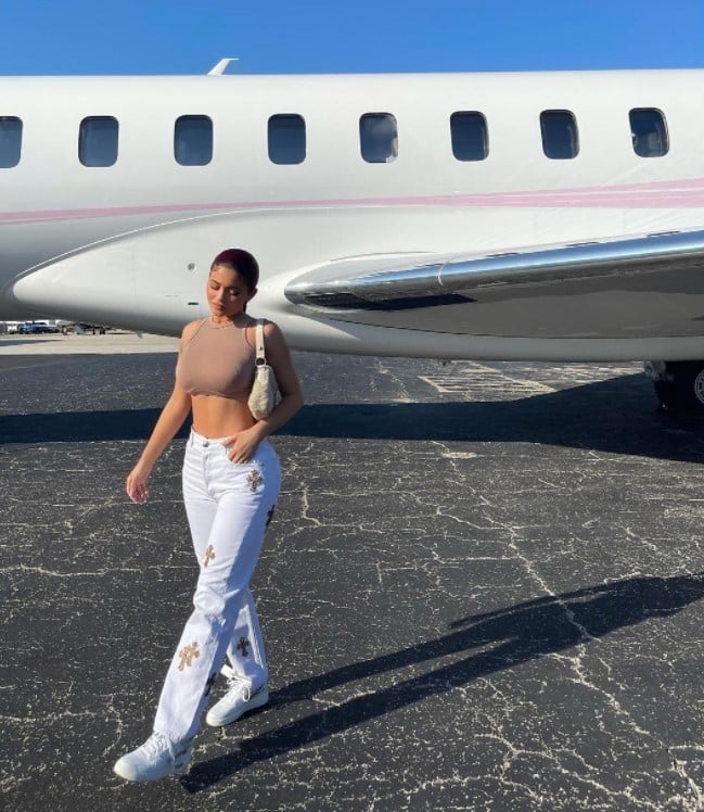Ketika Ramai Guna Penyedut Kertas Untuk Selamatkan Dunia Kylie Jenner Selamba Naik Jet Peribadi 9188